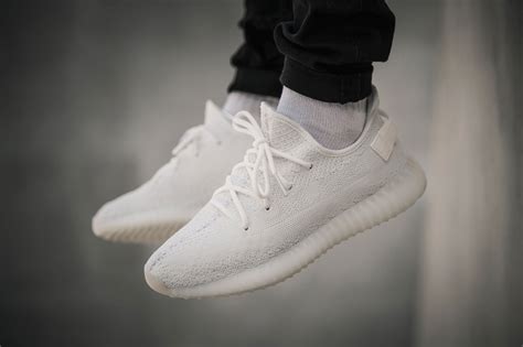 yeezy 350 cream white v2.